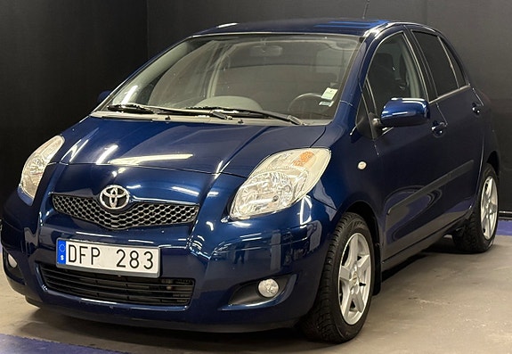 Toyota Yaris 3 of 13