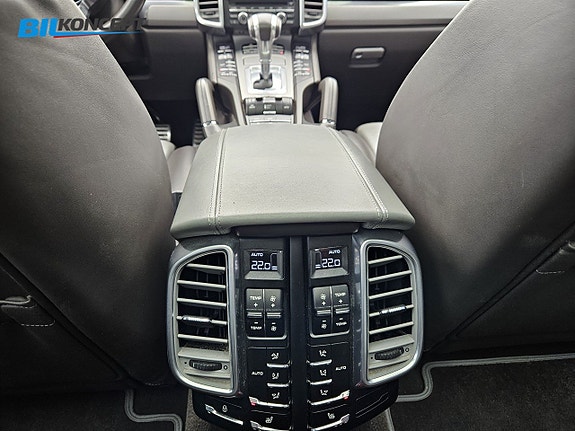 Porsche Cayenne S 21 of 21