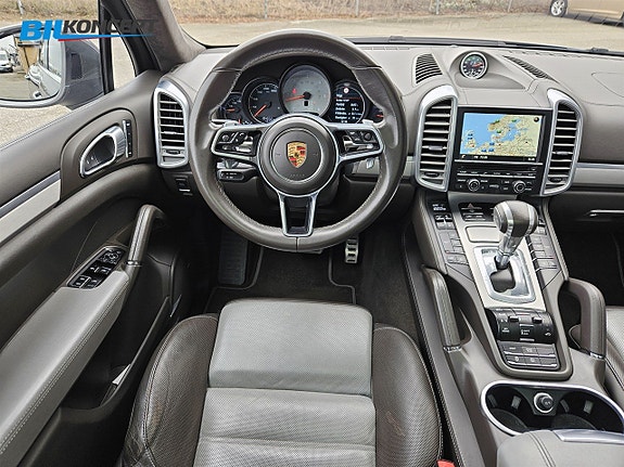 Porsche Cayenne S 19 of 21