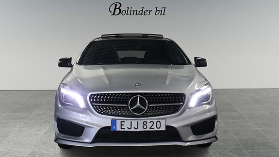 Mercedes-Benz CLA220 2 of 5