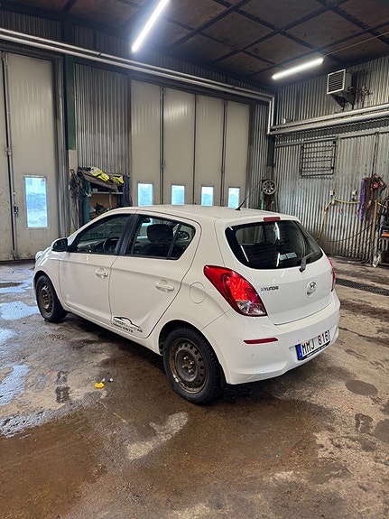 Hyundai i20 3 of 5