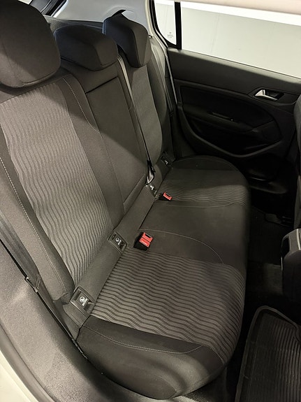 Peugeot 308 11 of 14