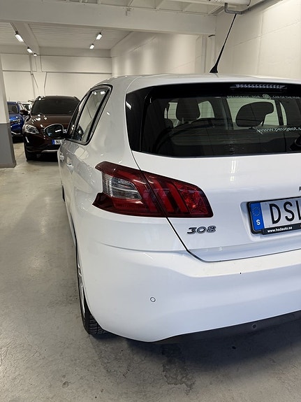 Peugeot 308 13 of 14