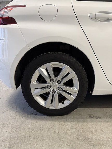 Peugeot 308 14 of 14