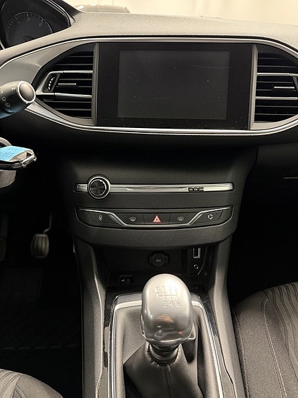 Peugeot 308 10 of 14