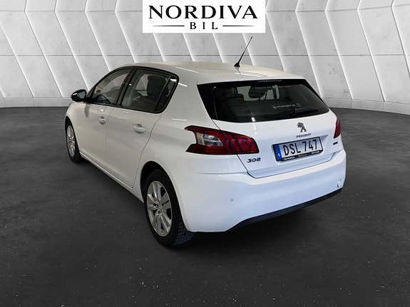 Peugeot 308 8 of 14