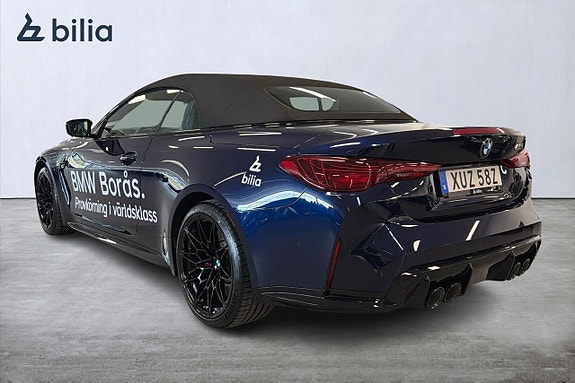 BMW M4 2 of 5