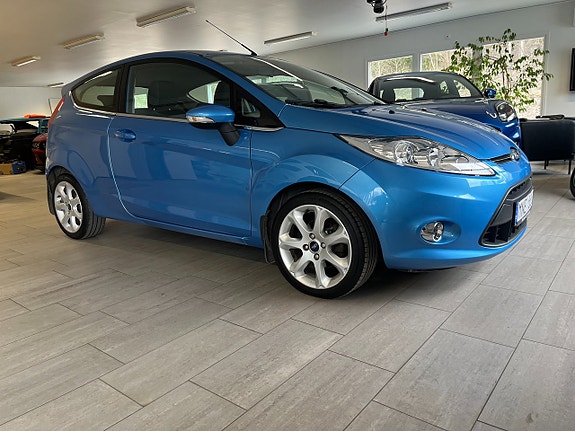 Ford Fiesta 2 of 5
