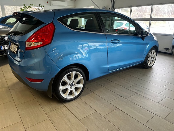 Ford Fiesta 3 of 5