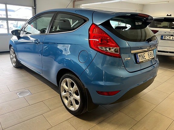 Ford Fiesta 4 of 5