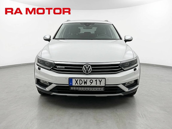 Volkswagen Passat Alltrack 6 of 13