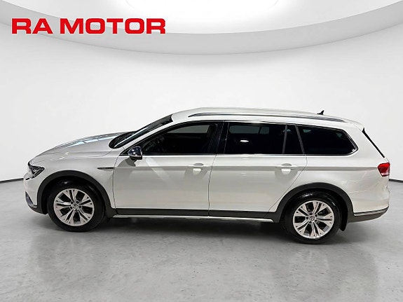 Volkswagen Passat Alltrack 3 of 5