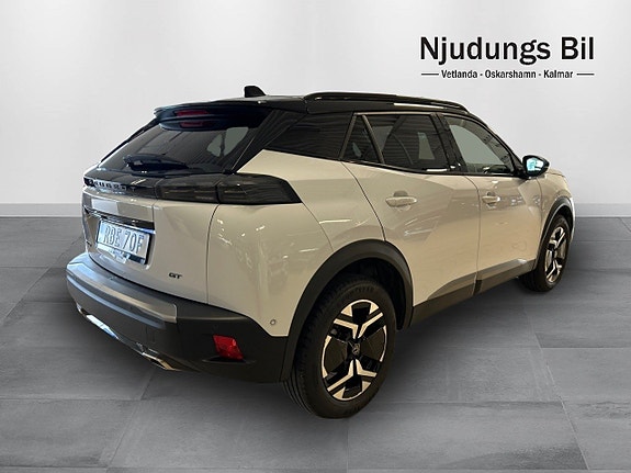 Peugeot 2008 3 of 5