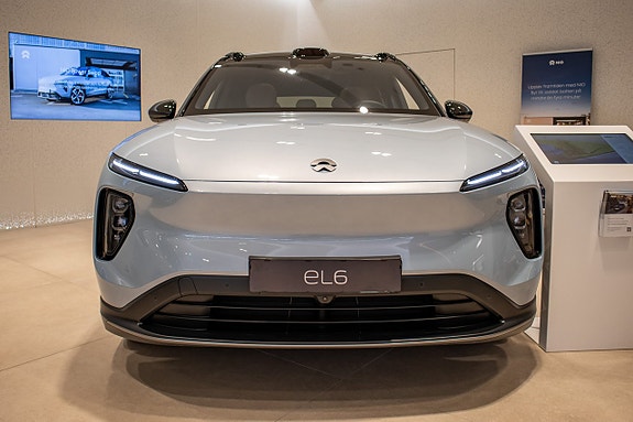 NIO EL6 2 of 12
