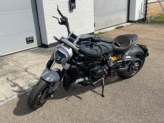 Ducati Xdiavel 1140 Mil 14 of 19
