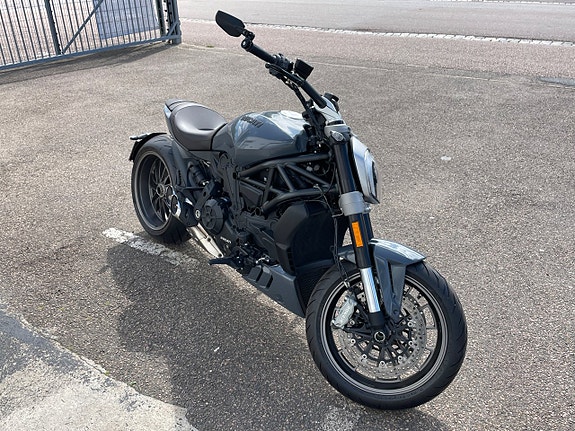 Ducati Xdiavel 1140 Mil 17 of 19