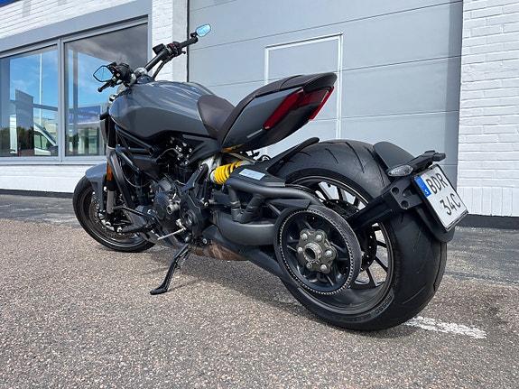 Ducati Xdiavel 1140 Mil 18 of 19