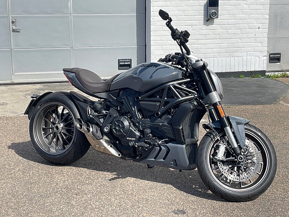Ducati Xdiavel 1140 Mil 4 of 19