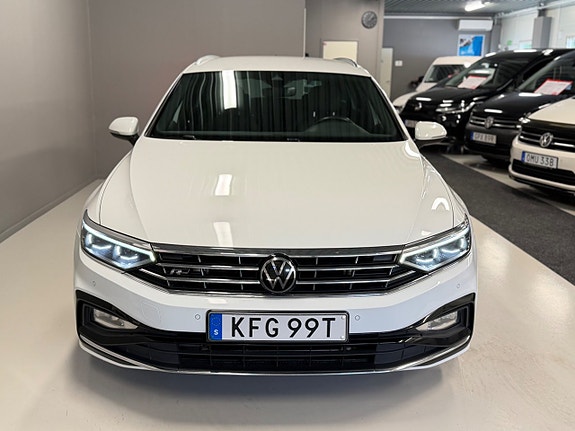 Volkswagen Passat 19 of 28