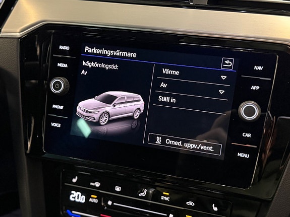 Volkswagen Passat 17 of 28