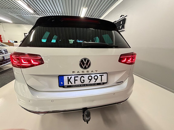 Volkswagen Passat 21 of 28