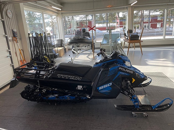 Polaris Titan 850 Demo 2 of 5