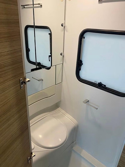 Adria Altea 542 PH 11 of 15