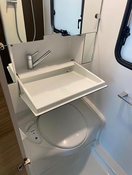 Adria Altea 542 PH 12 of 15
