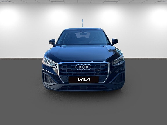 Audi Q2 2 of 19