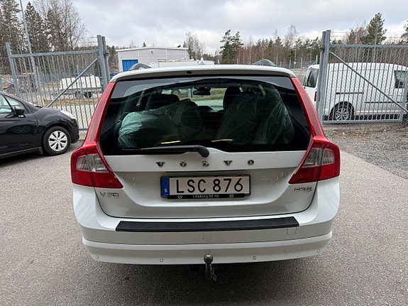 Volvo V70 4 of 5