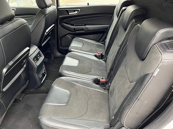 Ford S-MAX 16 of 17