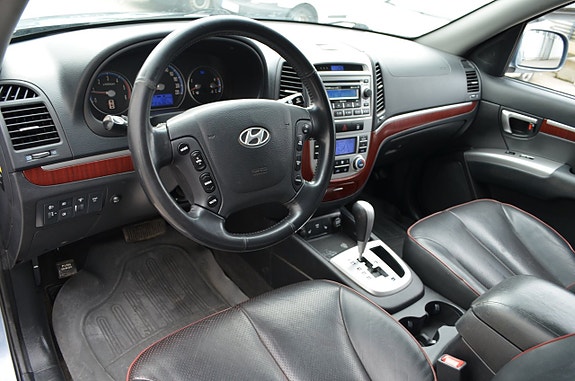 Hyundai Santa Fe 3 of 15