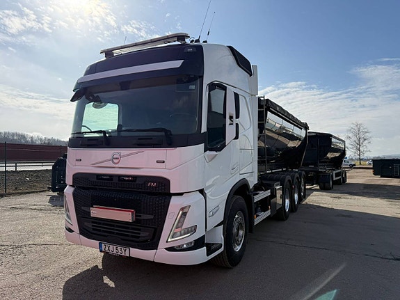 VOLVO FM 8X4 - KOMPLETT ASFALTSEKIPAGE - NYBESIKTAD