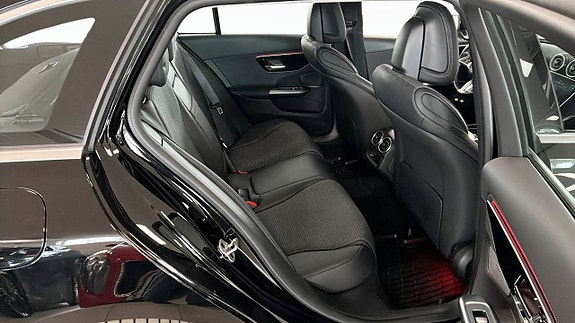 Mercedes-Benz C300 5 of 5