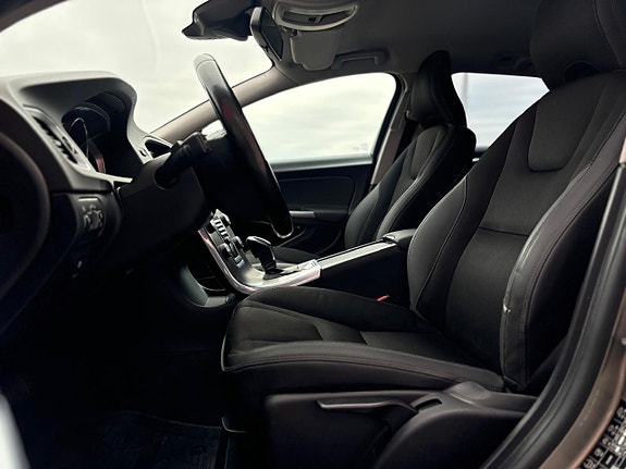 Volvo V60 18 of 23