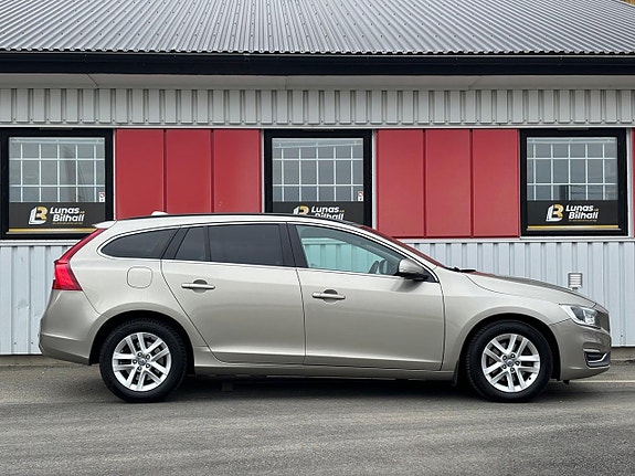 Volvo V60 6 of 23
