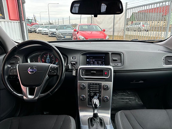 Volvo V60 10 of 23