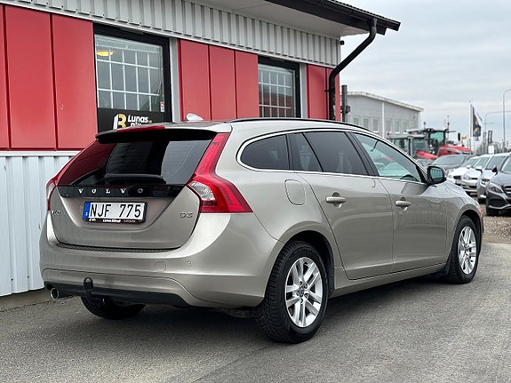 Volvo V60 7 of 23