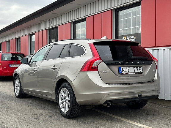Volvo V60 4 of 23