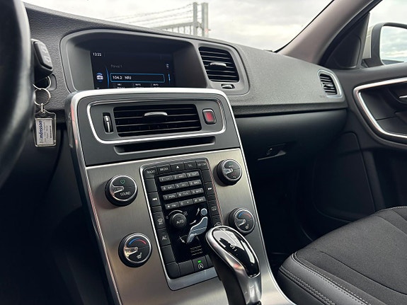 Volvo V60 14 of 23
