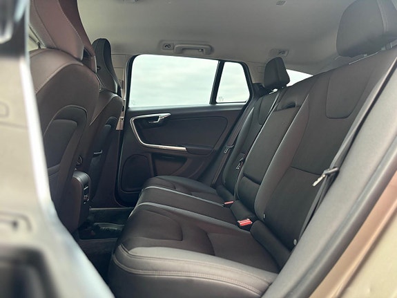 Volvo V60 19 of 23