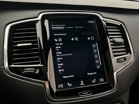 Volvo XC90 26 of 30