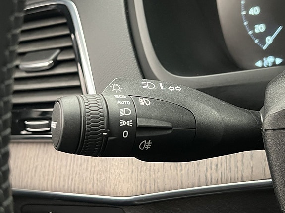 Volvo XC90 14 of 30
