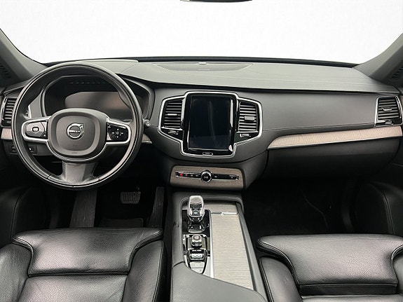 Volvo XC90 18 of 30