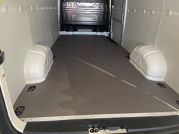 Volkswagen Crafter 9 of 9