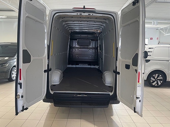 Volkswagen Crafter 5 of 5