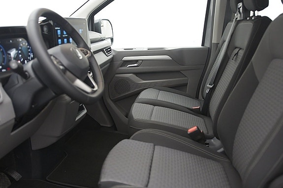 Volkswagen Caravelle 19 of 21