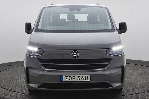 Volkswagen Caravelle 4 of 5