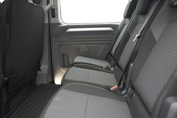 Volkswagen Caravelle 13 of 21