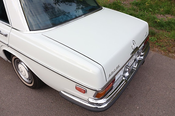 Mercedes-Benz W108/W109 8 of 24